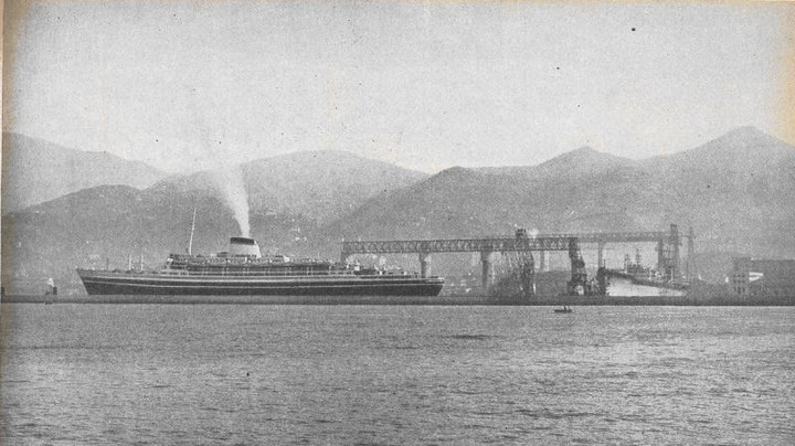 p. 5, la t/n Cristoforo Colombo esce per la prima volta in mare aperto per raggiungere il Bacino delle Grazie, 29 maggio 1954